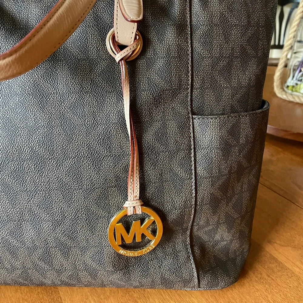 Micheal Kors Tote
